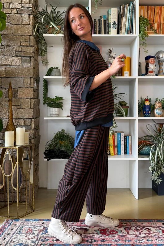Sunday Morning Relaxed Sweatshirt Black & Chestnut